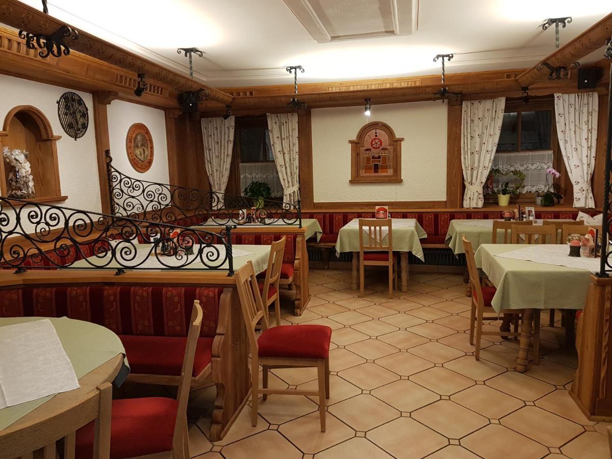 Gasthof - Restaurant Loecker Radstadt Exteriér fotografie